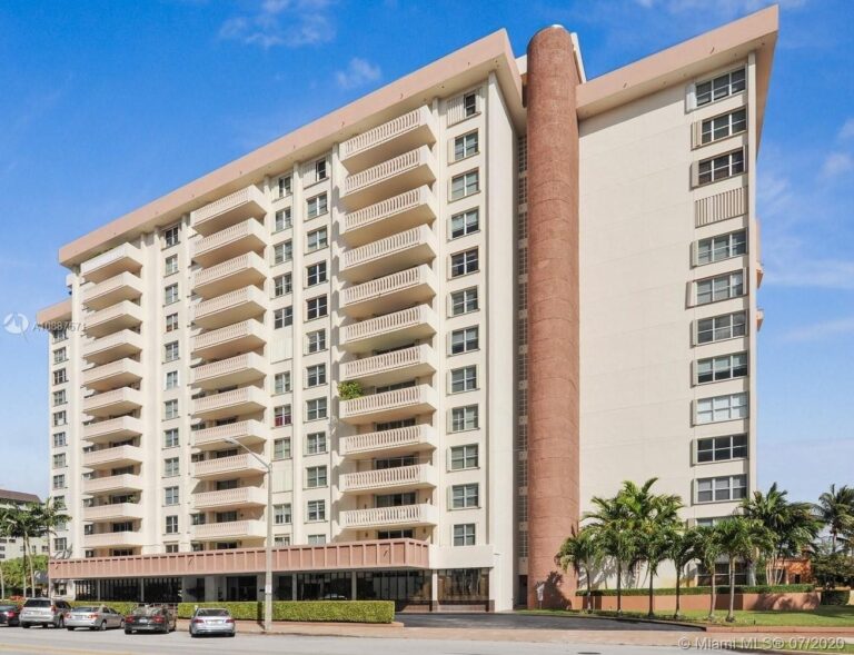 gables plaza 768x589